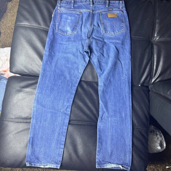 Wrangler Men's Straight Leg Jeans Blue Denim Faded Flat Front 5-Pocket 38x33 - Picture 2 of 16